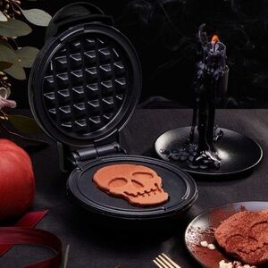 NIB! Skull Waffle Pancake Maker